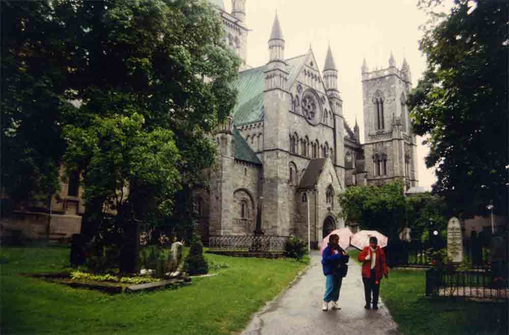 131 - Noruega - Trondhein - catedral - 1989
